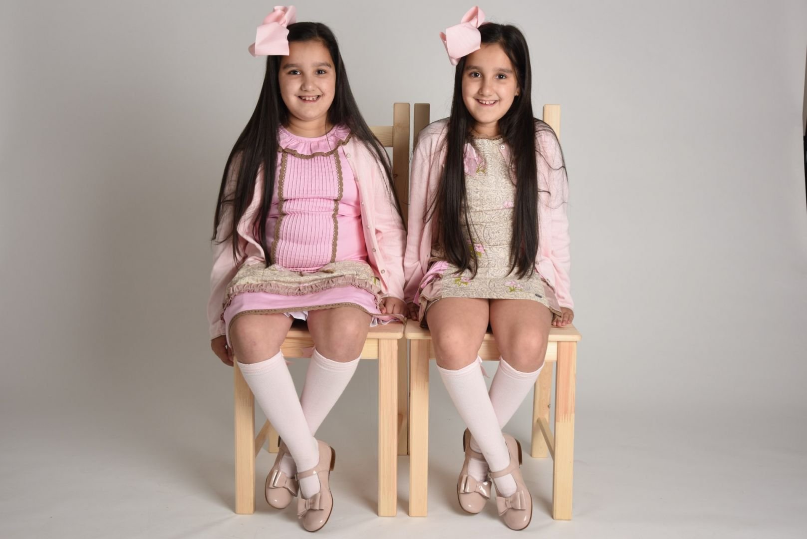 Twin grils Born in Bradford